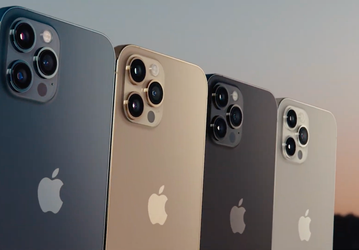 Фанаты массово «превращают» старые iPhone в iPhone 12