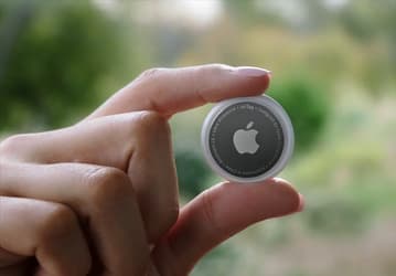 Apple наконец-то представила беспроводные метки AirTag. Они позволят легко отыскать ключи, кошелек или сбежавшее домашнее животное