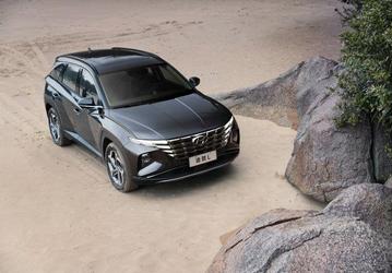 Представлен новый большой Hyundai Tucson с 200-сильным мотором и вертикальным экраном