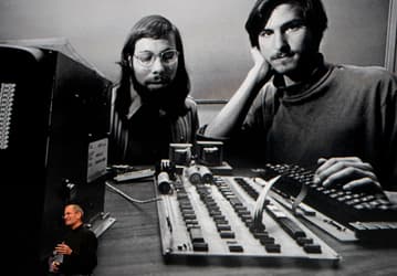 «Это было удивительное путешествие, но мы только начали». Apple празднует 45 лет с момента основания