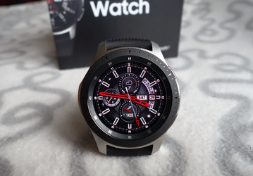 Оригинальные умные часы Samsung Galaxy Watch подешевели уже до 80 долларов в восстановленном виде