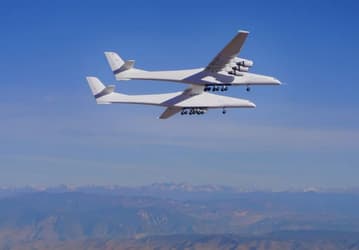 Гигантский «двойной» самолёт Stratolaunch поднялся в небо во второй раз. У проекта сменилась концепция