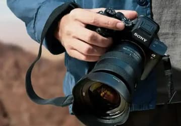 61 Мп, запись видео 8К, 759 точек автофокуса. Опубликованы характеристики полнокадровой беззеркальной камеры Sony Alpha A7R V