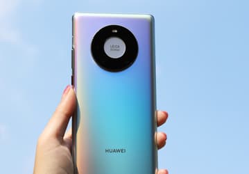 Huawei Mate 40 Pro под управлением HarmonyOS 2.0 работает со всеми приложениями Google