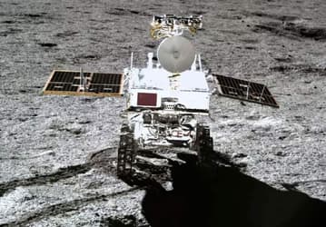 Исследовавший «таинственный гель» на обратной стороне Луны ровер Yutu-2 готовится выйти из спячки