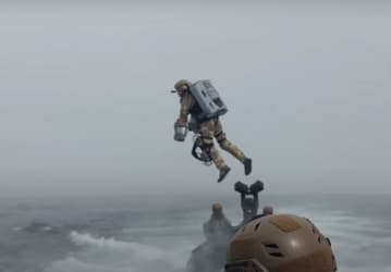Британские королевские морские пехотинцы успешно испытали реактивный ранец в море