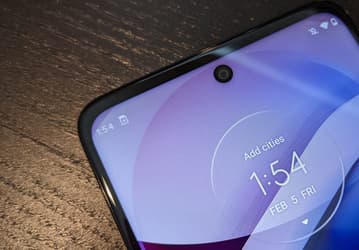 Смартфоны Motorola скоро смогут заряжаться по воздуху