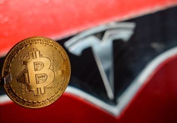 Илон Маск прекратил продажу электромобилей Tesla за Bitcoin