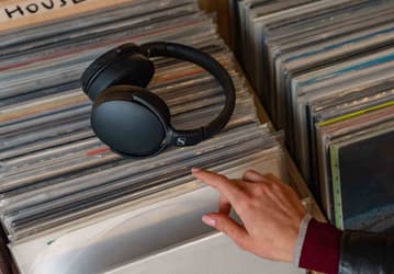 Наушники Sennheiser больше не будут иметь отношения к компании Sennheiser. Компания продала подразделение потребительской электроники 