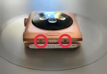 Apple Watch получат новый разъём для умного ремешка. Фотография одного из ранних прототипов