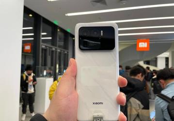 Расстроенным резким падением цены Xiaomi Mi 11 Ultra пользователям дарят наушники Xiaomi Mi Air 2s в Китае
