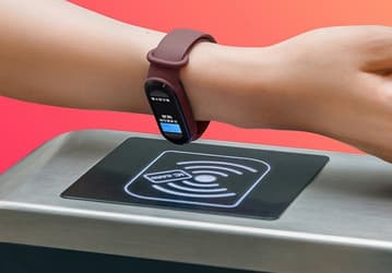 Хитовые фитнес-браслеты Xiaomi Mi Band 6 подешевели в Китае
