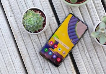 Заряжать очередной монстр автономности Samsung придётся долго. Galaxy M32 получит 15-ваттную зарядку