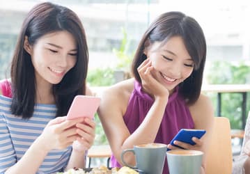 В главном мессенджере Android, Google Messages, появились сообщения со звёздочкой