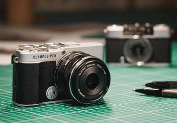 Представлена камера Olympus Pen E-P7 — первая после продажи фотобизнеса Olympus 
