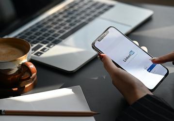 Данные почти всех пользователей LinkedIn выставлены на продажу. Среди них номера телефонов и физические адреса