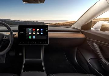 Это возможно: Android Auto запустили на электромобиле Tesla