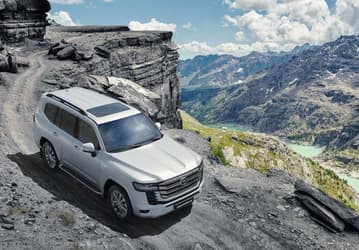 Представлен Toyota Land Cruiser 300 с алюминиевыми деталями кузова и без V8