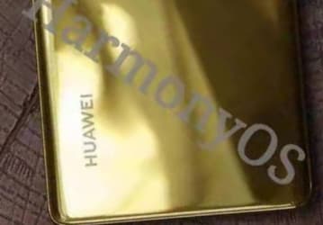 Huawei P50 в синем и золотом показали на живых фото
