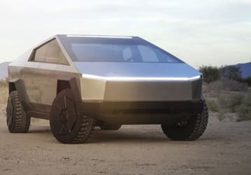 Электрический пикап Tesla Cybertruck получит полноуправляемое шасси и «много других замечательных вещей»