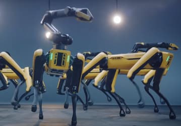 Роботы Boston Dynamics синхронно танцуют, празднуя вхождение в состав Hyundai Motor