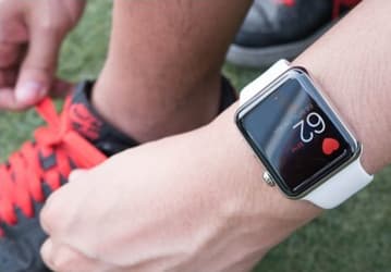 При таком выживают лишь 12%: Apple Watch спасли человека при сердечном приступе