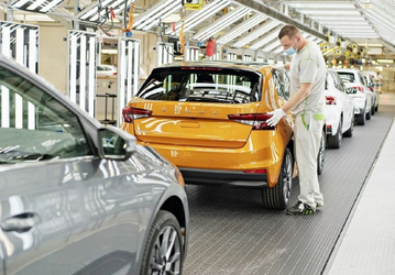 С конвейера Skoda сошёл первый автомобиль Skoda Fabia четвёртого поколения 