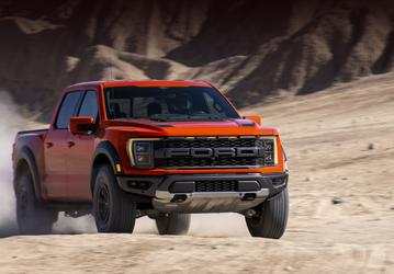 Ford значительно сокращает или останавливает производство автомобилей на своих заводах