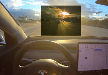 Tesla путает со светофором не только Луну, но и Солнце: опубликовано интересное видео