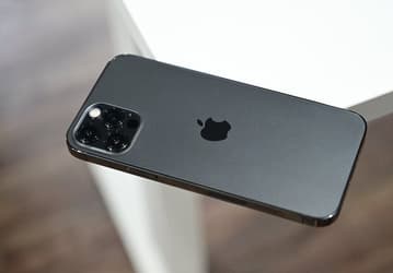 iPhone 14 попрощается с чёлкой: датчики Touch ID и Face ID будут находиться под дисплеем