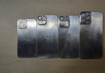 Вся линейка iPhone 13 предстала на общей фотографии: производитель чехлов поделился снимком макетов новых смартфонов