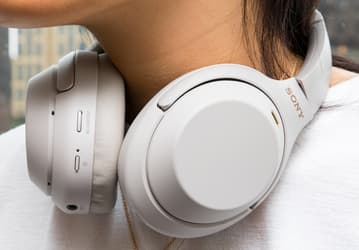 Флагманские беспроводные наушники с активным шумоподавлением Sony WH-1000XM3 подешевели до рекордно низкой цены в Best Buy