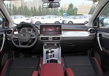 Новый Geely Coolray с огромным экраном, двигателем Volvo и атмосферной подсветкой уже доступен в Китае
