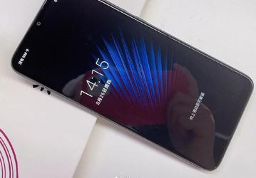 LeEco возвращается. Компания опубликовала фотографии первого после возрождения бренда смартфона