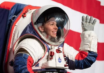 Возвращение США на Луну в 2024 году невозможно. Аудит программы Artemis показал большие задержки с разработкой новых скафандров    