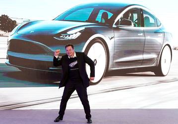 Инженеры Tesla пошли против Илона Маска: глава компании не хотел, чтобы в Tesla Model Y было рулевое колесо