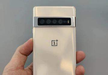 Почти Google Pixel 6 Pro, только от OnePlus и ещё в 2018 году. Появилось фото необычного прототипа OnePlus 7