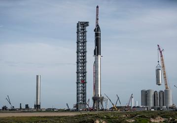 Астронавтам придётся ждать полгода на орбите, пока Starship дозаправят для полёта на Луну
