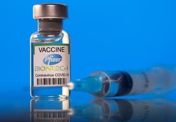 Samsung может стать производителем вакцин Pfizer 