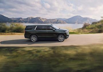 Представлены огромные внедорожники Chevy Tahoe и Suburban 2022: они получили современные технологии, помимо мощных двигателей