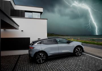Представлен абсолютно новый электрический Renault Megane