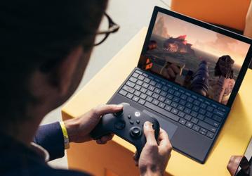 На Windows 10 теперь можно играть в консольные игры — через облако или с домашней Xbox