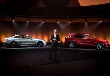 Genesis представила кроссовер GV70 в России — впервые доступно управление со смартфона