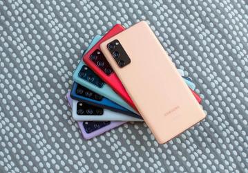 Смартфоны серии Samsung Galaxy S22 не получат подэкранных камер