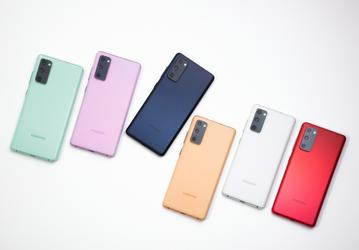 Galaxy S20 FE вышел год назад, а Samsung до сих пор пытается решить проблему с сенсорной панелью смартфона