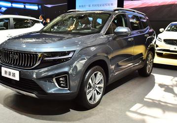 Стильный семиместный кроссовер за $17 000: Рестайлинговая версия Geely Haoyue уже поступила в продажу в Китае