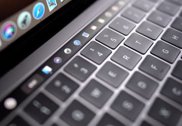 Apple объяснила, почему отказалась от панели Touch Bar и вернула функциональные кнопки