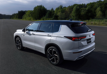 Представлен новый гибридный Mitsubishi Outlander PHEV. Опубликованы живые фото