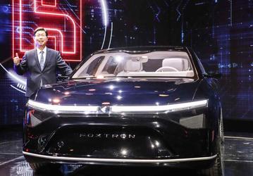 Tesla напряглась: Foxconn представила три «образцовых» электромобиля Foxtron — седан, кроссовер и автобус