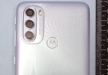 5000 мА·ч и 50 Мп за 210 долларов. Недорогой смартфон Moto G31 позирует на живых фото